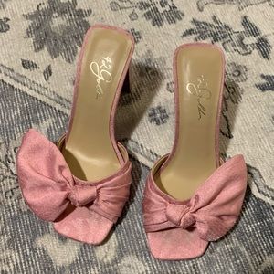 Pink bow slide sandals